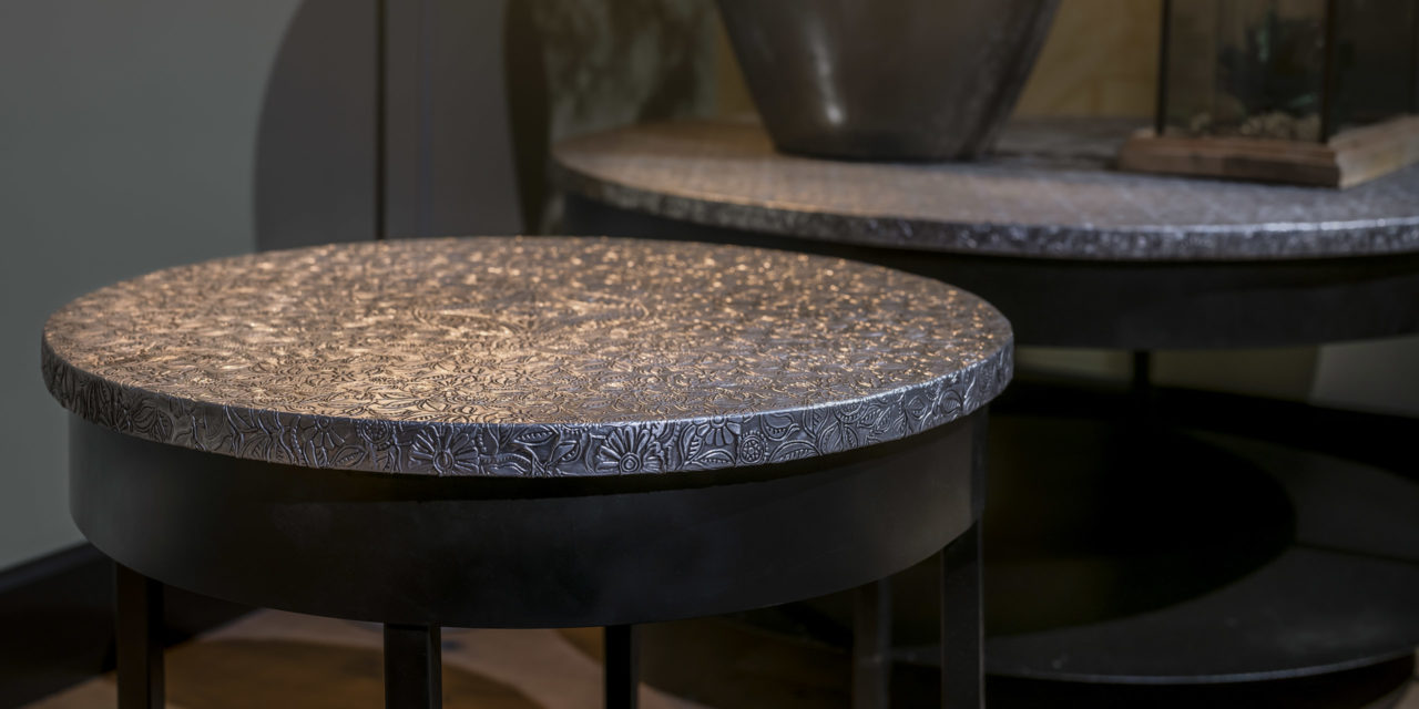 UrbanSofa-Andalusie-silver-met-onderblad-detail-2